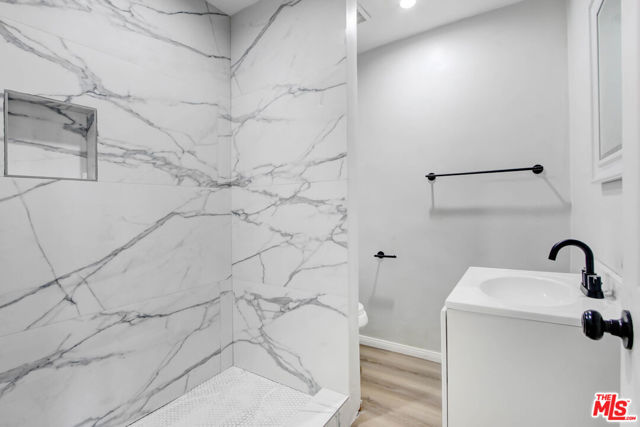 611 Pico, San Fernando CA: https://media.crmls.org/mediaz/70b796c8-23c9-48a7-b09f-800e35a708a6.jpg