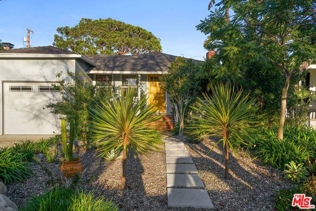 3488 Rosewood Avenue