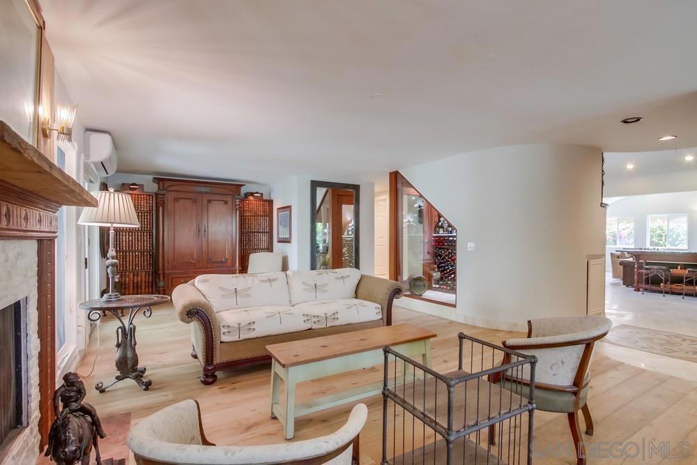 MLS #250032414SD img 15