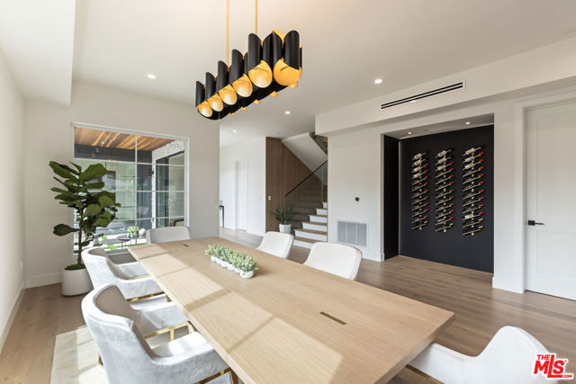 908 Rosecrans Avenue, Manhattan Beach CA: https://media.crmls.org/mediaz/70b8ae75-d650-4432-8b0f-064364536540.jpg