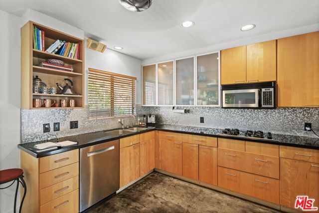 3162 Durand Drive, Los Angeles CA: https://media.crmls.org/mediaz/70b8af38-8c72-4ae9-8c31-998f1ed25373.jpg
