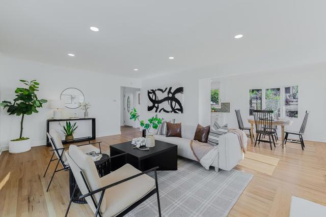 4715 Davenport Avenue, Oakland CA: https://media.crmls.org/mediaz/70b9007d-2107-4b7a-a1f2-80129d304156.jpg
