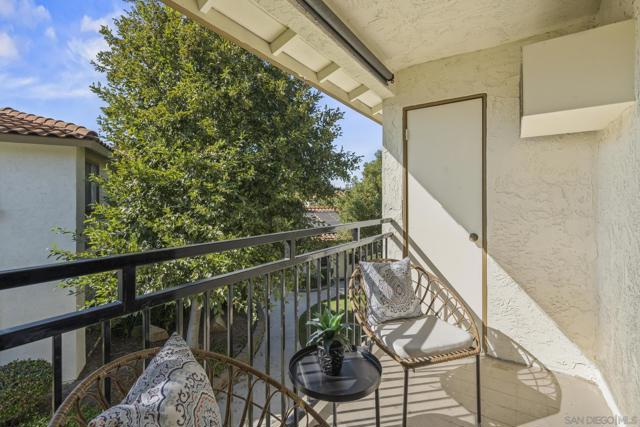 1017 S. Sunshine Ave, El Cajon CA: https://media.crmls.org/mediaz/70b9c8ef-b74d-4fdd-aec9-287f93ebdd83.jpg