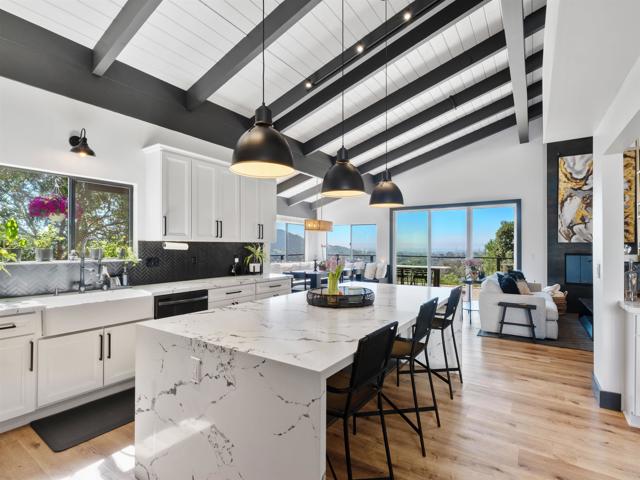 20790 Fortuna Del Norte, Escondido CA: https://media.crmls.org/mediaz/70b9e677-ee92-4fb9-94c9-49b145c1623c.jpg