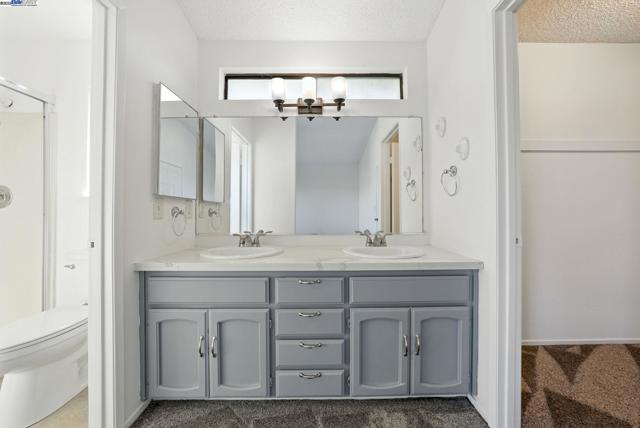 2524 Brazil Ct, Antioch CA: https://media.crmls.org/mediaz/70ba525a-d9f8-4fc8-a656-684134bdc4bc.jpg