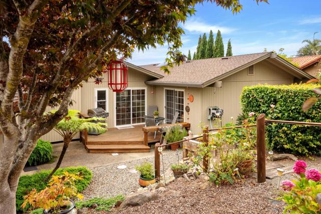 7547 Arden Way, Aptos CA: https://media.crmls.org/mediaz/70bad59f-1f19-4b5a-bb78-ff759c1ca479.jpg
