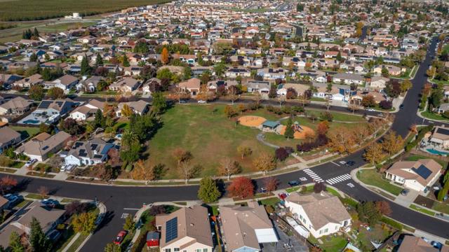 1078 Silver Spur Way, Plumas Lake CA: https://media.crmls.org/mediaz/70badf45-6c74-403d-a517-8e9e0f8c345d.jpg