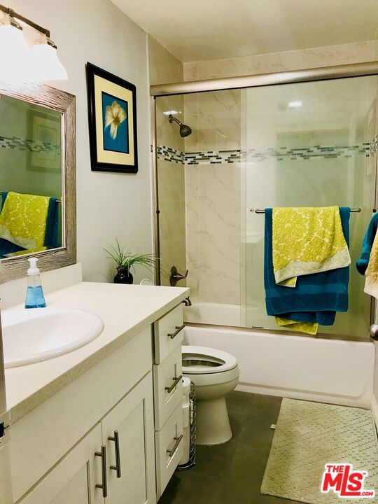 712 Pacific Street, Santa Monica CA: https://media.crmls.org/mediaz/70badfa1-2999-4c71-a4bc-8fbdf3db0b64.jpg