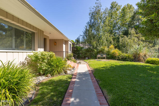 4308 Hayman Avenue, La Canada Flintridge CA: https://media.crmls.org/mediaz/70baf81c-459b-4f56-9b40-cc6cca5a2c9a.jpg