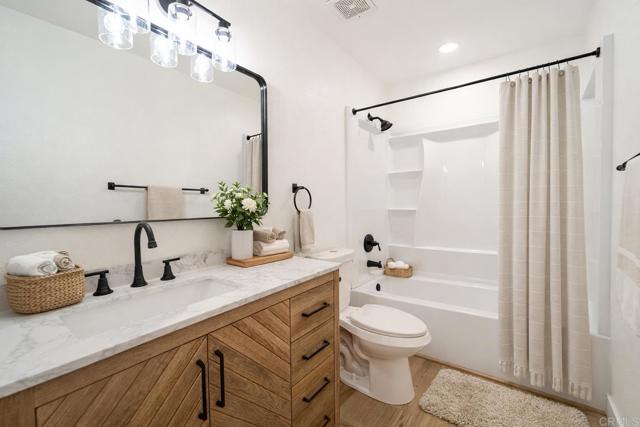 Detail Gallery Image 4 of 17 For 1306 W San Ysidro Bld #D,  San Diego,  CA 92173 - 2 Beds | 1 Baths