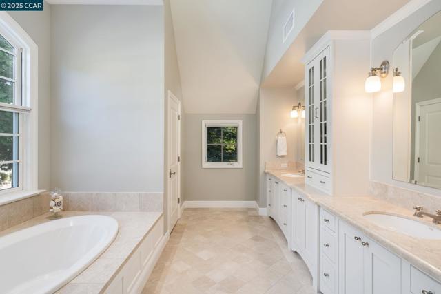 222 Still Creek Rd, Danville CA: https://media.crmls.org/mediaz/70bbfae0-43d3-4b6a-85e5-9c5194a8f72f.jpg