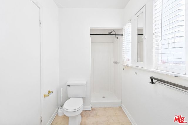 1507 14th Street, Santa Monica CA: https://media.crmls.org/mediaz/70bc049f-5565-4edb-ac36-e119d7a9ae35.jpg