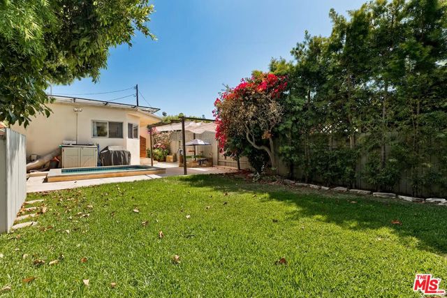 3804 Lenawee Avenue, Culver City CA: https://media.crmls.org/mediaz/70bc6e12-7154-467e-a10a-14e5c12bb829.jpg