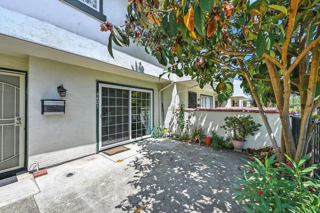 4423 Corto Monterey, Union City CA: https://media.crmls.org/mediaz/70bc7c89-8d57-41f5-accd-46d0a6ff0a34.jpg