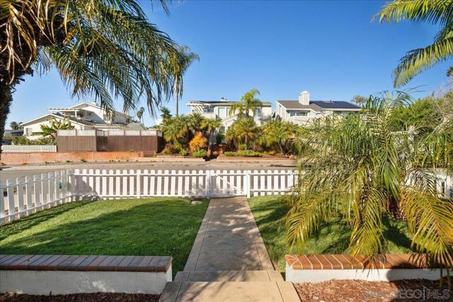 819 Van Nuys St, San Diego CA: https://media.crmls.org/mediaz/70bc9d18-e358-4d32-b7af-ceecd68ae542.jpg