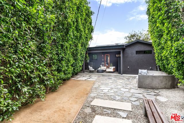 2342 S Garth Avenue, Los Angeles CA: https://media.crmls.org/mediaz/70bcd385-ff7b-4b24-bd1f-47c93f538bd8.jpg