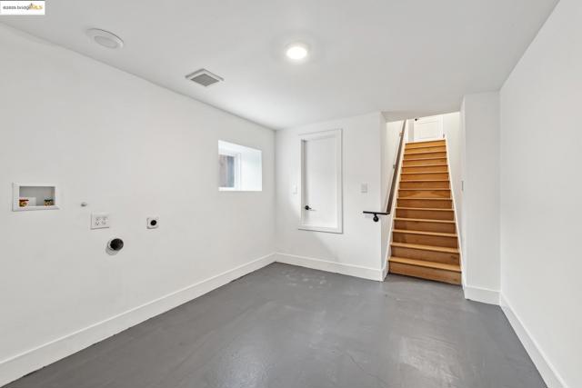 Image 34 of 59 For 934 Apgar St