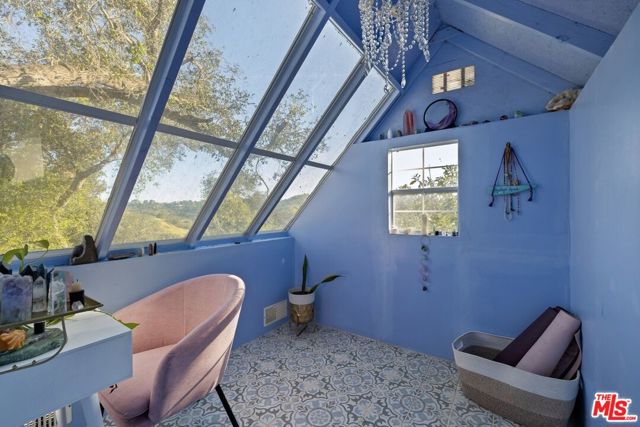 21936 Canon Drive, Topanga CA: https://media.crmls.org/mediaz/70be3b93-e970-46fc-b74c-bbb499abe58b.jpg