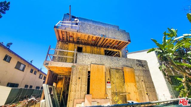 943 North Stanley Avenue photo 2