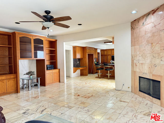 1137 Eagle Vista Drive, Los Angeles CA: https://media.crmls.org/mediaz/70beafe0-2865-49b5-b0ee-84f9043993f3.jpg