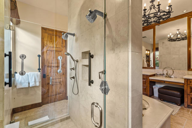 31 Hillcrest Drive, Rancho Mirage CA: https://media.crmls.org/mediaz/70bf2e28-cf20-4145-be52-45d70740f943.jpg