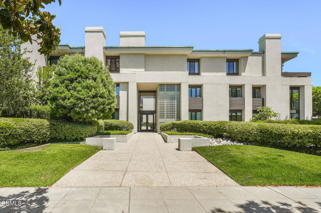 300 S Orange Grove Boulevard #5