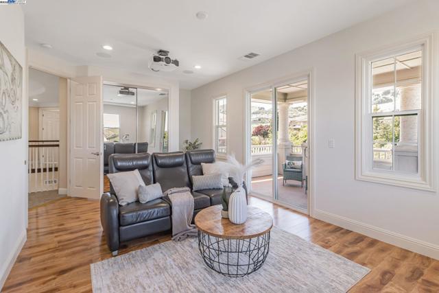 548 Wycombe Ct, San Ramon CA: https://media.crmls.org/mediaz/70c0b00d-bf03-48ca-86d1-5a9d3d6a8777.jpg