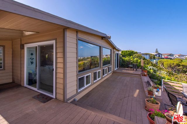 29500 Heathercliff Road, Malibu CA: https://media.crmls.org/mediaz/70c1d8df-4806-4bae-b884-b23348ac2ae2.jpg