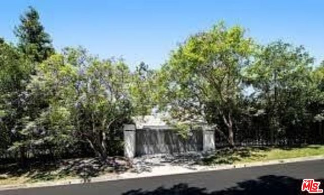 1071 Laurel Way photo 1