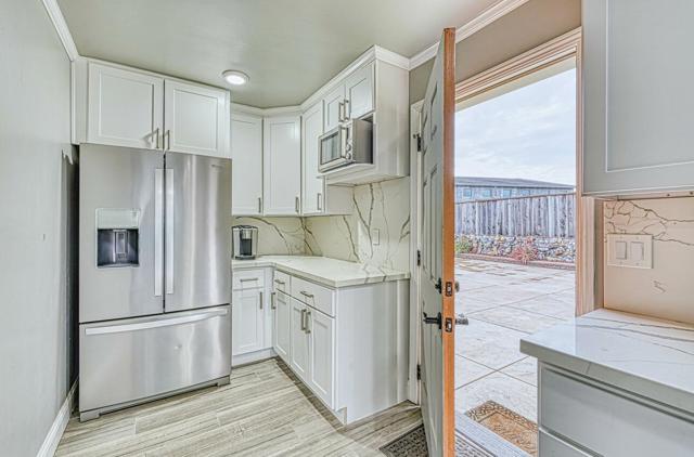 7550 Sandholdt Road, Moss Landing CA: https://media.crmls.org/mediaz/70c2cf96-fa2c-4cda-b25d-545d703671ea.jpg