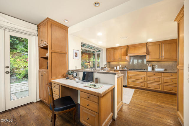 Detail Gallery Image 16 of 63 For 399 N San Rafael Ave, Pasadena,  CA 91105 - 3 Beds | 3/1 Baths