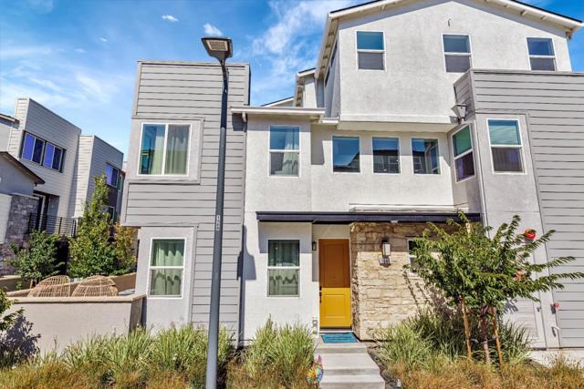 5565 Holly Bay Avenue, Dublin CA: https://media.crmls.org/mediaz/70c3d568-3646-4bca-9a38-4fe7189af936.jpg