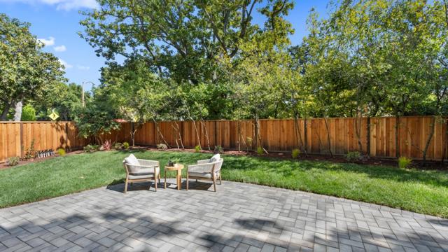 90 Crescent Drive, Palo Alto CA: https://media.crmls.org/mediaz/70c3f464-104b-4522-8331-06f90ade76d4.jpg