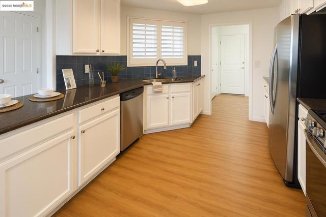 2136 Sand Point Rd, Discovery Bay CA: https://media.crmls.org/mediaz/70c424a5-2441-4375-839a-a31268477e14.jpg