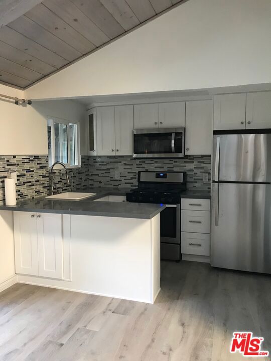 1079 GLENHAVEN Drive, 1 photo 2