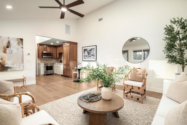 6449 Las Colinas, Rancho Santa Fe CA: https://media.crmls.org/mediaz/70c4717b-274c-4b14-a22c-87f8b1870ab0.jpg