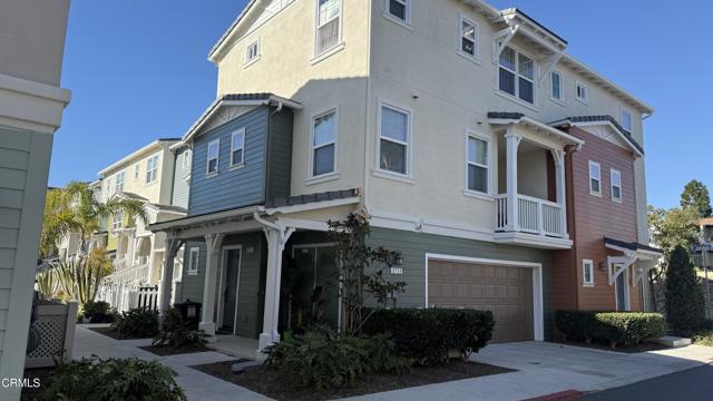 Detail Gallery Image 1 of 10 For 3711 Islander Walk, Oxnard,  CA 93035 - 2 Beds | 2/1 Baths