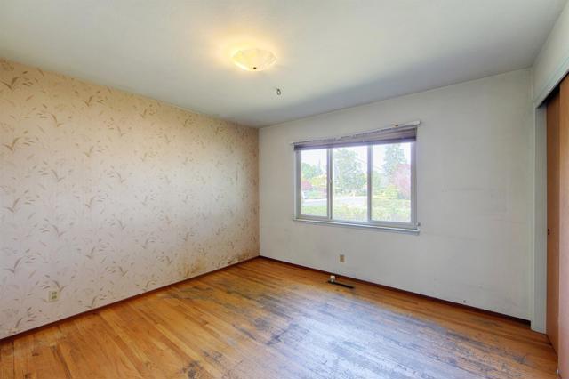 3810 Grove Avenue, Palo Alto CA: https://media.crmls.org/mediaz/70c4d1fa-9132-49c2-8c69-6473fade9add.jpg