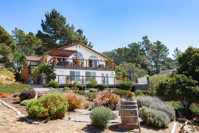 18530 Berta Ridge Place, Salinas CA: https://media.crmls.org/mediaz/70c529aa-6879-4114-8d4d-11b2e6597c12.jpg