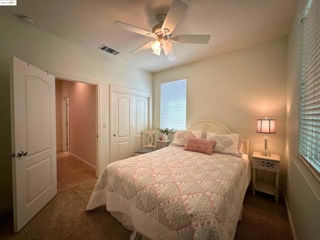 1327 Remington Ct, Tracy CA: https://media.crmls.org/mediaz/70c57f5f-b3eb-4592-a8a7-cd08d47b27d1.jpg