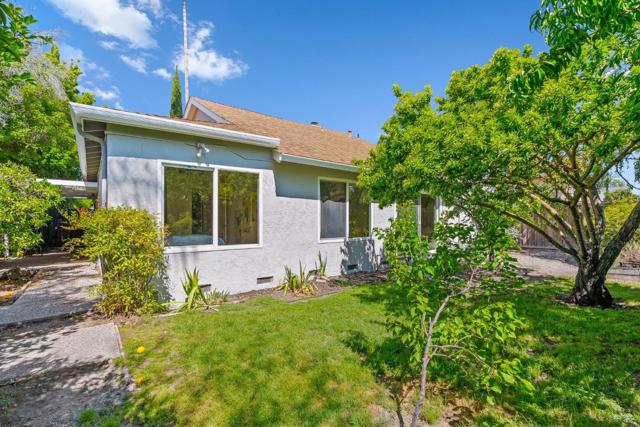 6326 Pearlroth Drive, San Jose CA: https://media.crmls.org/mediaz/70c58d69-9e15-4e67-943b-3c5c7c9930b5.jpg