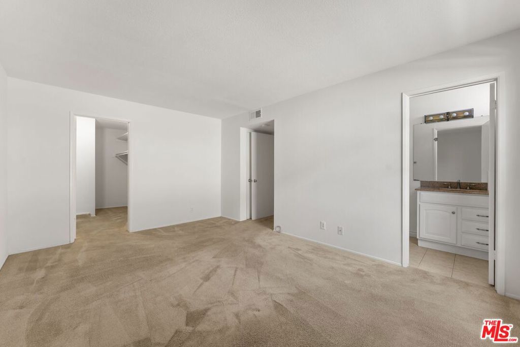 MLS #25600119 image #11