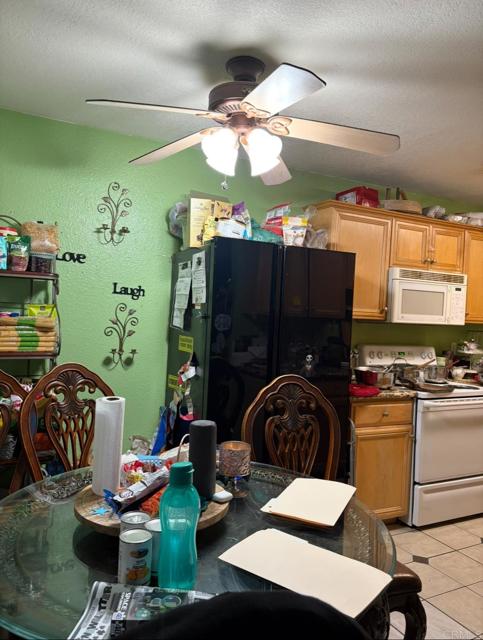 2041 E Grand Avenue, Escondido CA: https://media.crmls.org/mediaz/70c666b7-f535-4bf7-9a34-f84b2e4420fc.jpg