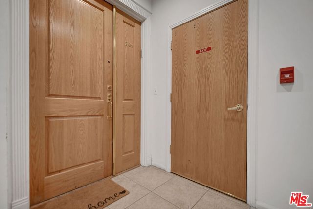 121 South Canon Drive, 201 photo 4