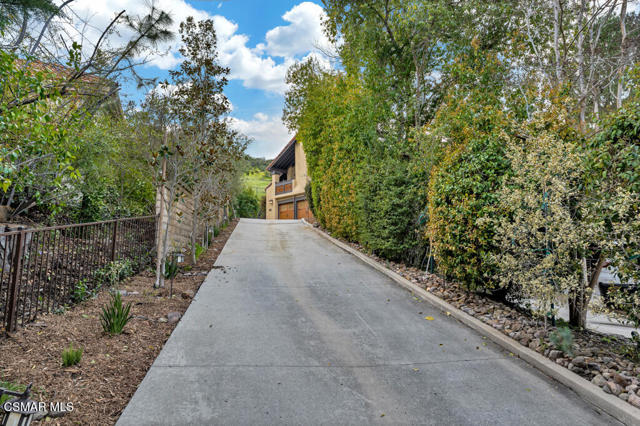 2008 Goldenrod Court, Westlake Village CA: https://media.crmls.org/mediaz/70c745df-4641-42ab-869d-34adce8741a1.jpg