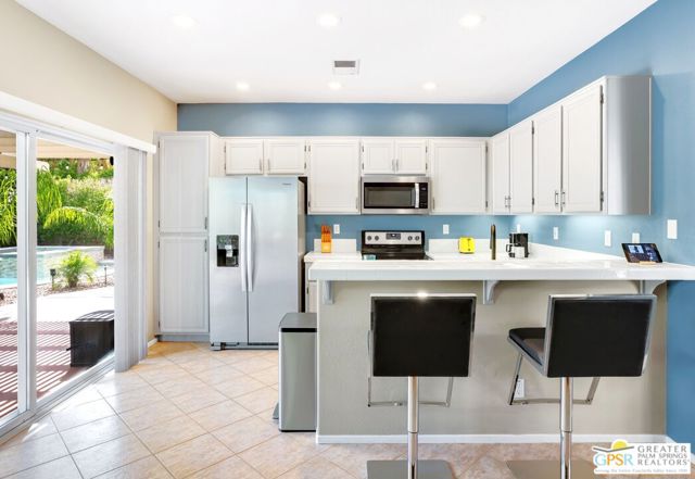 2162 Shannon Way, Palm Springs CA: https://media.crmls.org/mediaz/70c74d38-6f40-43d0-8a1a-0fdedf2549a3.jpg