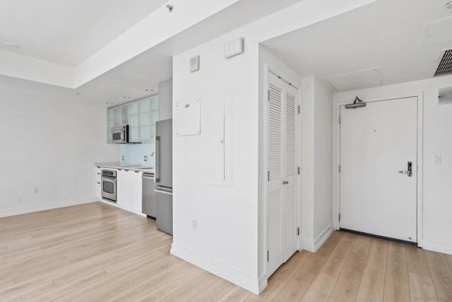 575 6th Ave, San Diego CA: https://media.crmls.org/mediaz/70c79802-9f9b-430b-81bd-8513dfff9dac.jpg