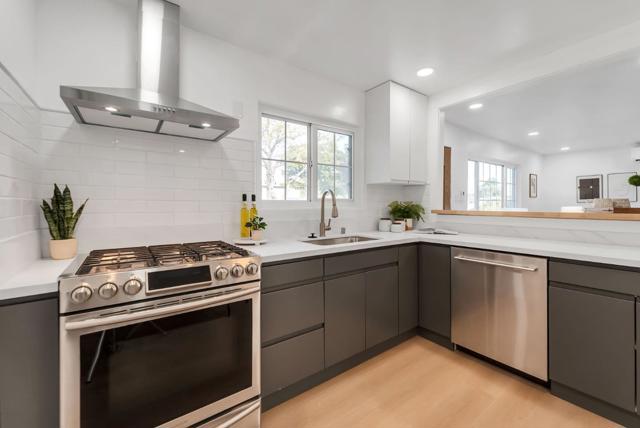 2542 Painted Rock Drive, Santa Clara CA: https://media.crmls.org/mediaz/70c8271b-29ad-480f-bbe5-2daee11963d8.jpg