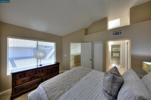 310 Boatswain Ct, Hercules CA: https://media.crmls.org/mediaz/70c83391-f521-4de5-8ffe-7941eda73452.jpg