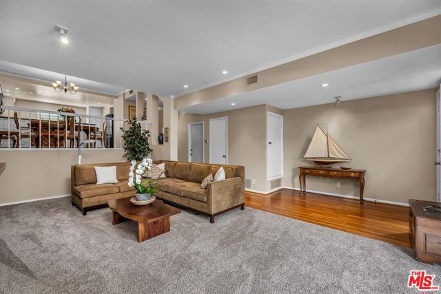 4745 La Villa Marina, D photo 6